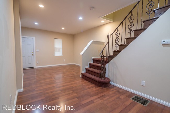 Building Photo - 3 br, 1.5 bath House - 2079 Albright Street