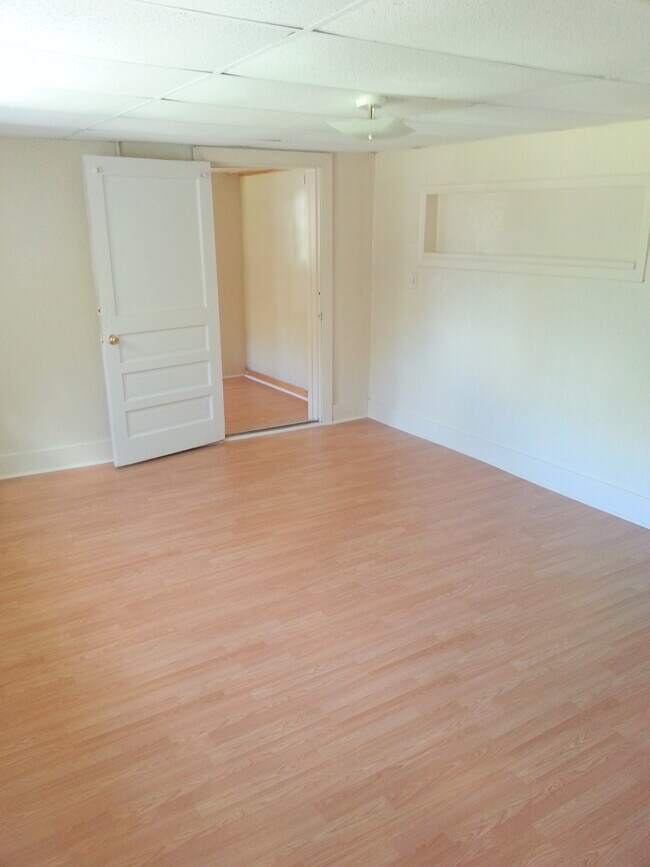 Foto del edificio - 3BR/1BA Duplex Near Lake Parker, Large Sha...