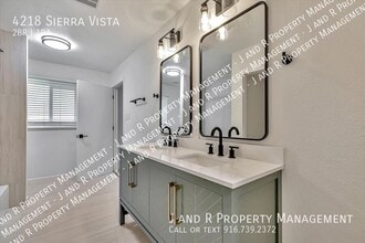Building Photo - 4218 Sierra Vista Ave