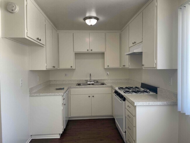 Building Photo - 16862 Lynn Lane