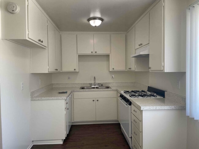 Building Photo - 16862 Lynn Lane