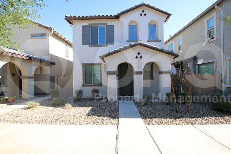 Primary Photo - 5742 W Raymond St