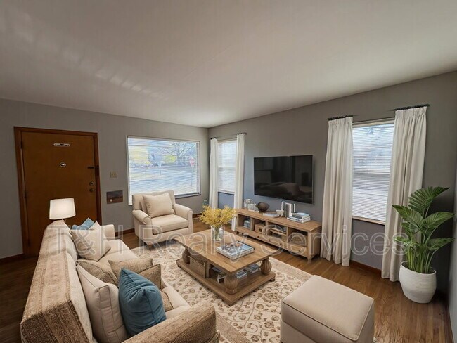 Building Photo - 1302 N Downey Ave