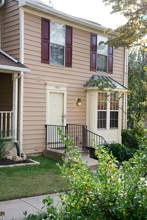 1502 Autumn Ridge Cir, Reston, VA 20194 Townhome Rentals in Reston VA