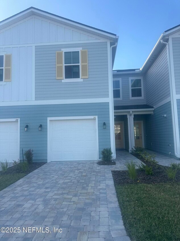 Primary Photo - 24 Thurnham Ln