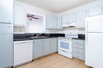 Building Photo - 406 NW 68th Ave