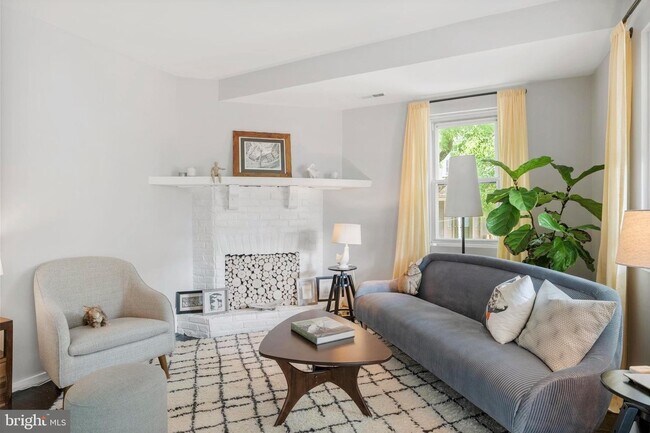 Foto del edificio - 539 Carpenter Ln