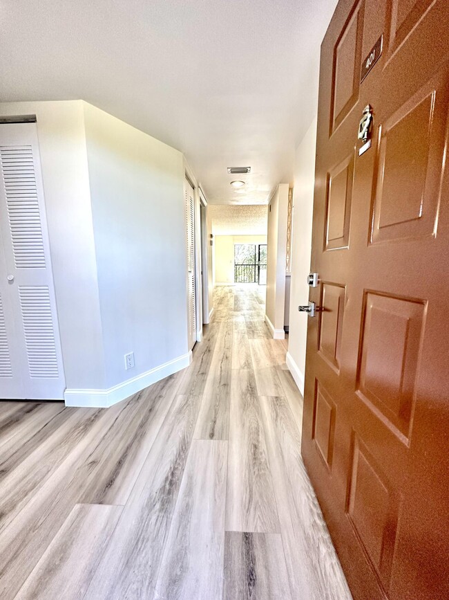 7300 Amberly Ln Unit 401, Delray Beach, FL 33446 Condo for Rent in