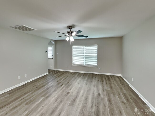 Foto del edificio - 8707 Hazel Rose Sky Dr