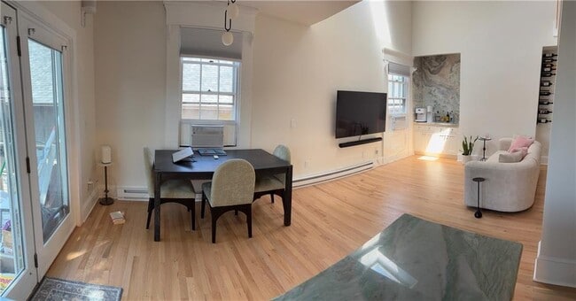 Building Photo - 75 Pelham St