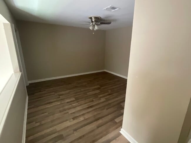 Building Photo - 107 Coulee Dr