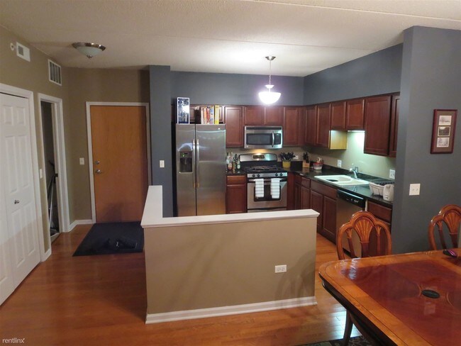 Foto del edificio - 3401 Wellington Ct