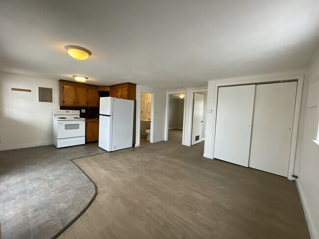 Sala de estar/cocina - 188 Ashworth Ave