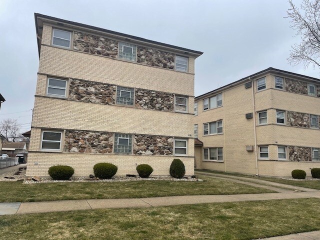 Primary Photo - 2412 N 76th Ave