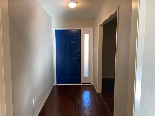 Building Photo - 4107 Balcones Woods Dr