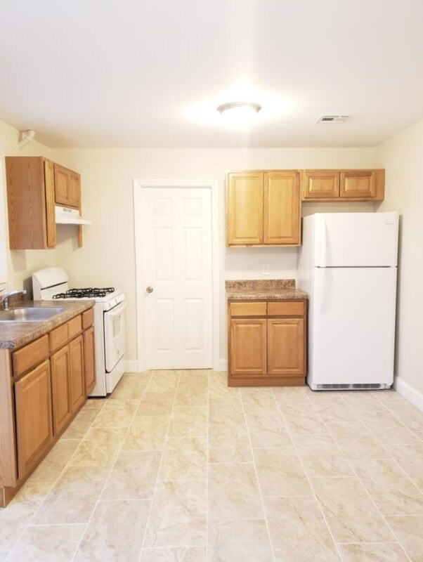 Building Photo - 1152 Longboat Ave