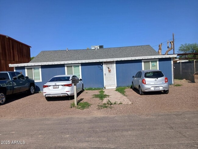 Building Photo - 7635 N 76th Ln