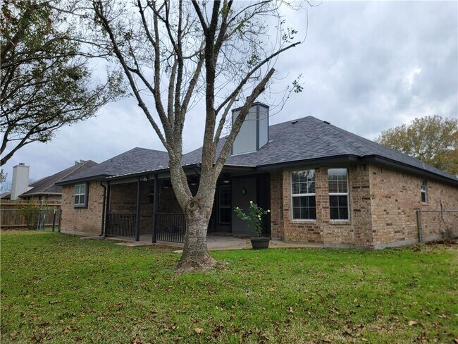 Building Photo - 102 Hummingbird Ln