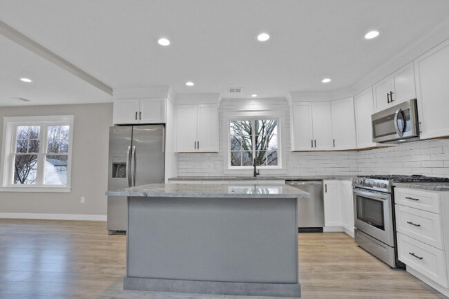 Foto del edificio - 114 Middleboro Ave