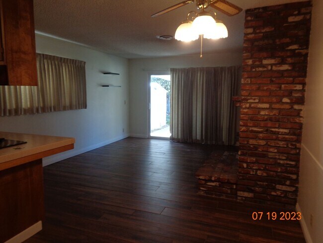 Building Photo - Central Lancaster 3 Bedroom 2 Bath 1458 sq...