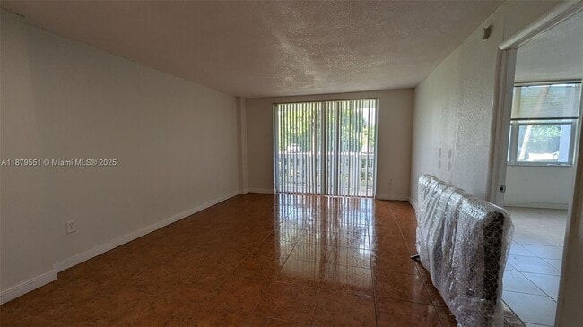Foto del edificio - 15600 NW 7th Ave