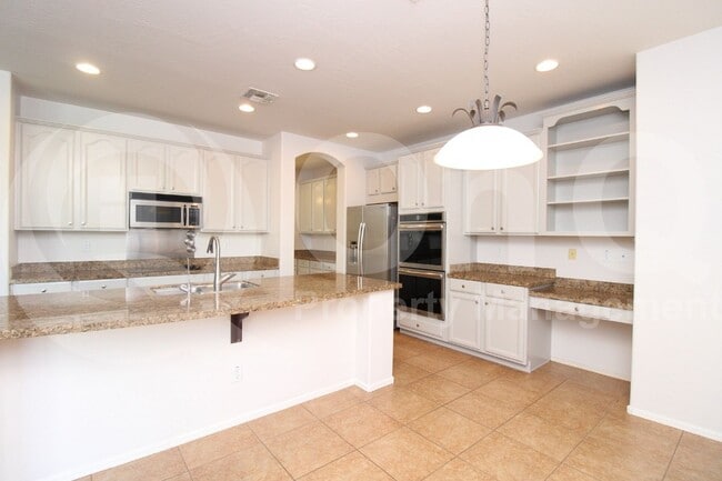 Building Photo - 3316 E Kingbird Pl