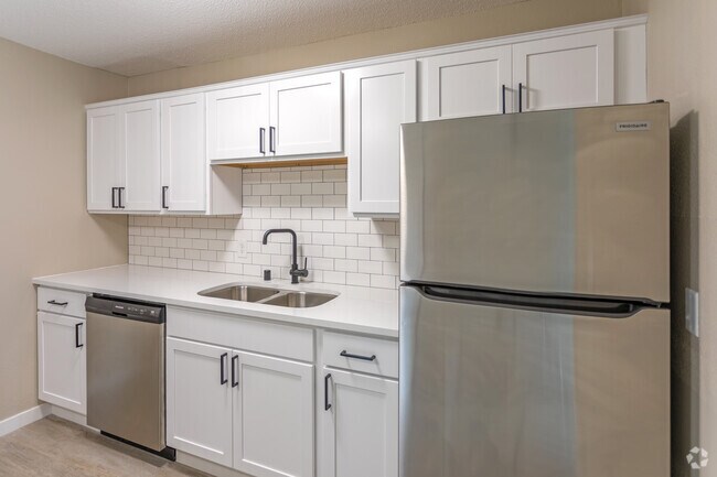 2HAB, 1BA - 800-850 ft² - Marywood Apartments
