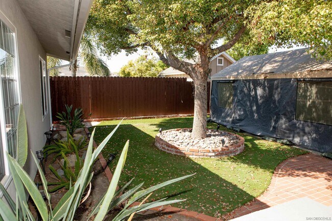 Foto del edificio - 2551 Bear Valley Pkwy