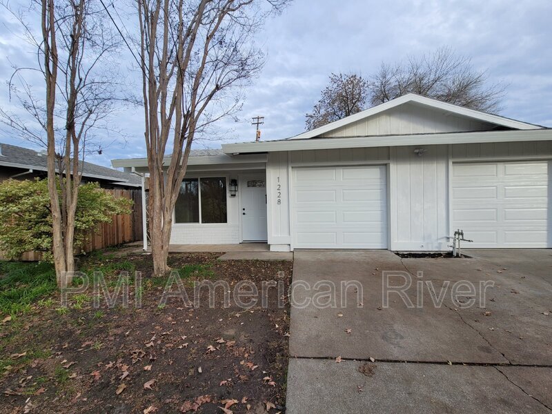 Foto principal - 1228 Wayland Ave