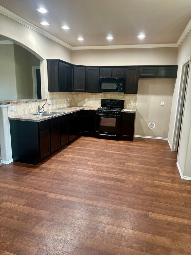 Foto del edificio - 2928 Thompson Farm Ln