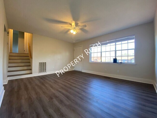 Foto del edificio - 4727 Tessie Ln
