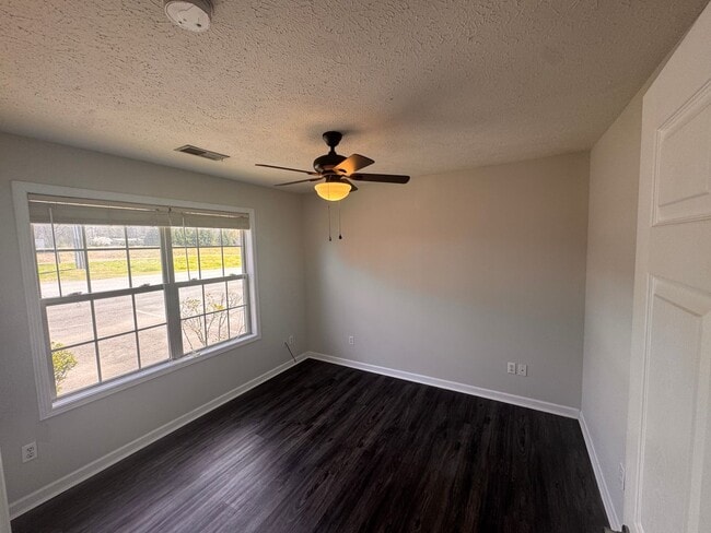 Building Photo - Williams Rd. Apartments