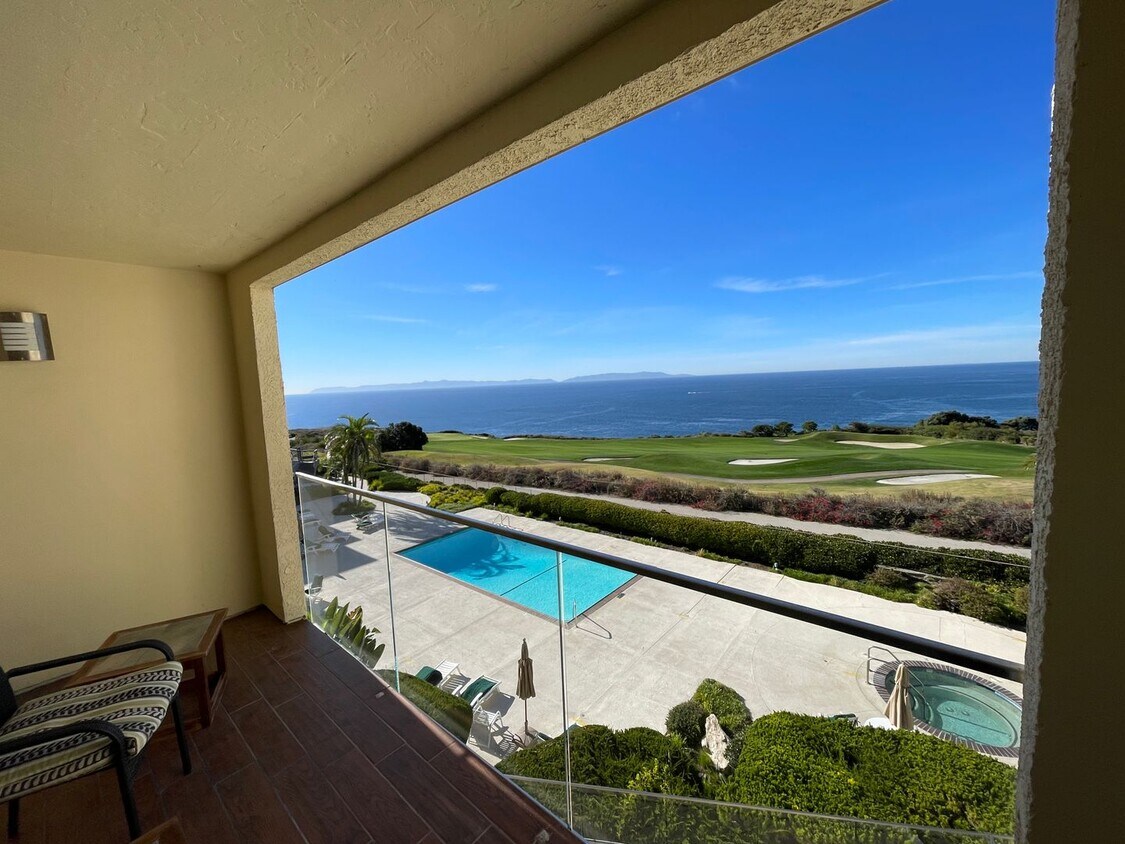 Panoramic Ocean Views and Resort Lifestyle... Condo for Rent in