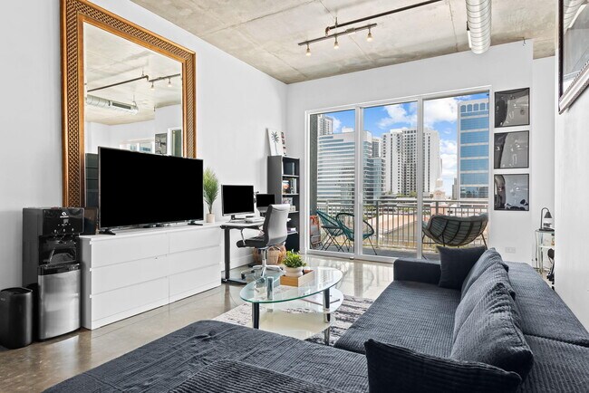 Foto del edificio - 313 NE 2nd St