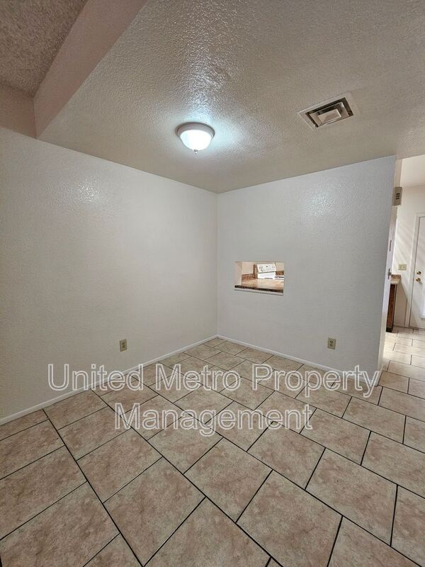 Building Photo - 7801 N 44th Dr