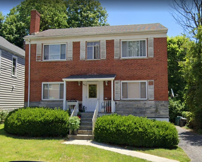 Building Photo - 1910 Mears Ave