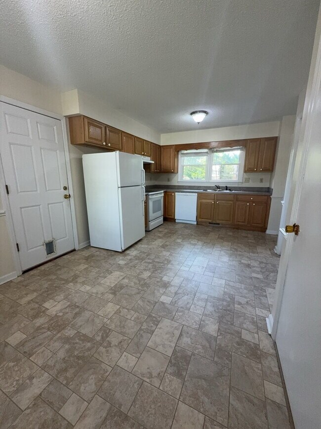 Foto del edificio - 2701 Northwoods Dr