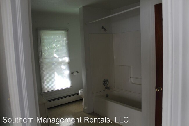 Building Photo - 1 br, 1 bath House - 23 Center St 2nd Floor