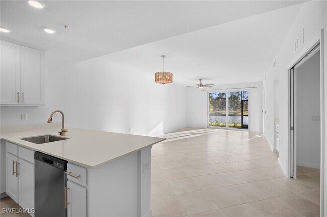 Foto del edificio - 15155 Bluffton Ln