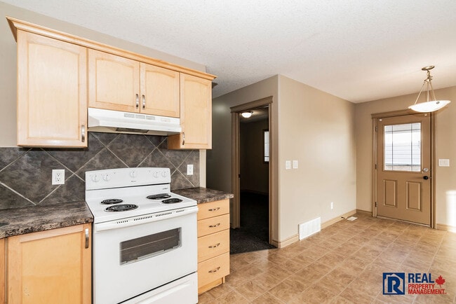 Building Photo - 190 Pinnacle Dve