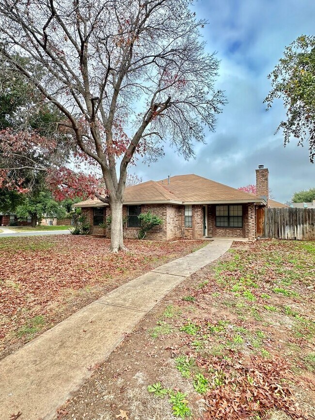 Foto del edificio - 3546 Cedar Ridge Ln