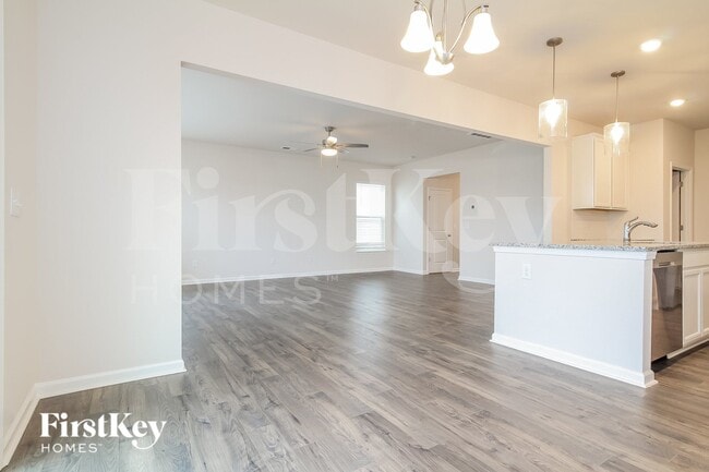 Foto del edificio - 604 Goldburn Wy
