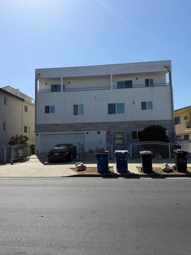 Building Photo - 3317 Bagley Ave