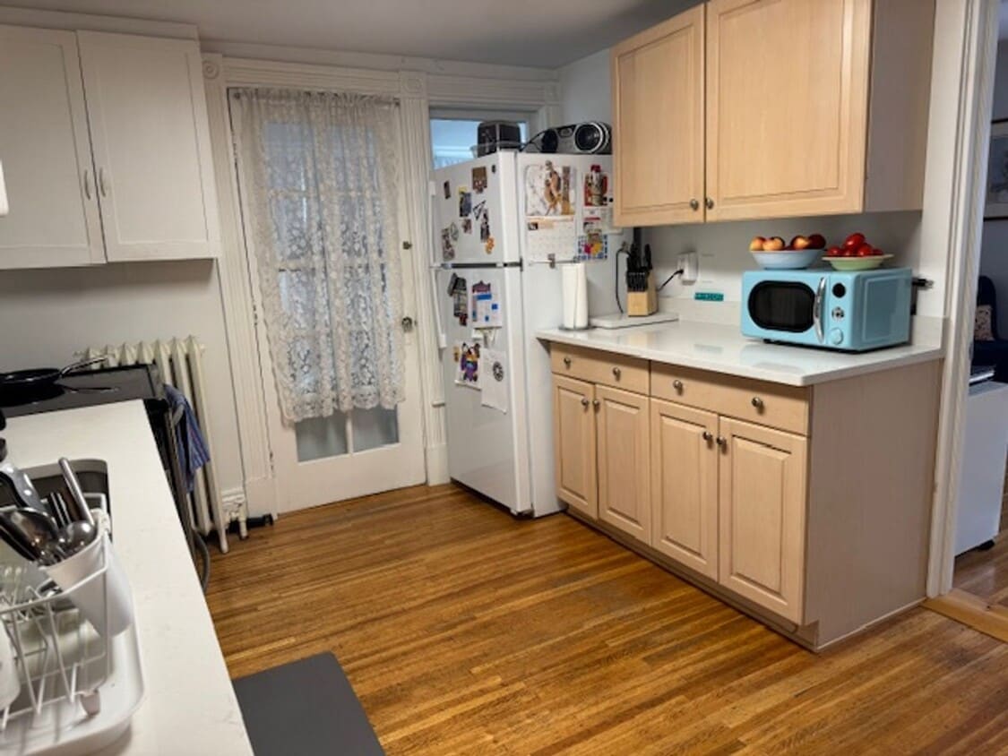 Primary Photo - 775 University Ave