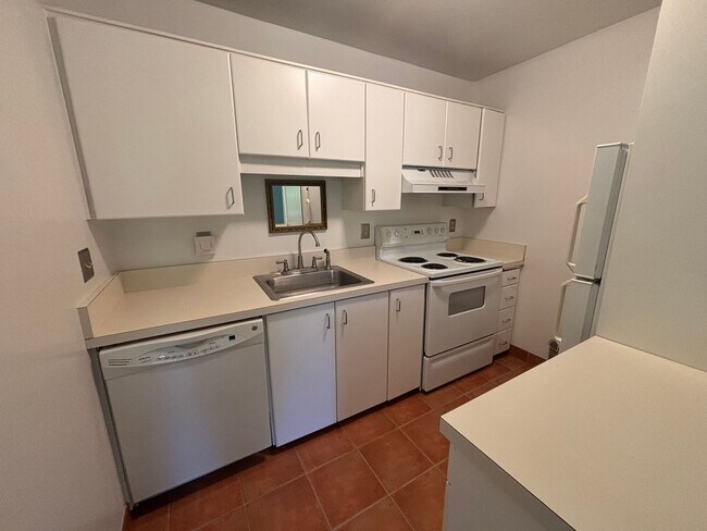 Building Photo - 1 Bedroom Sylvan Heights Condo with Water,...