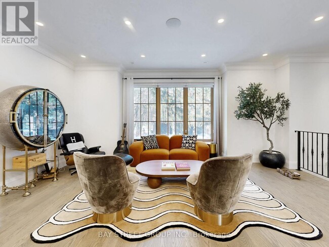 Building Photo - 31 Evergreen Gardens