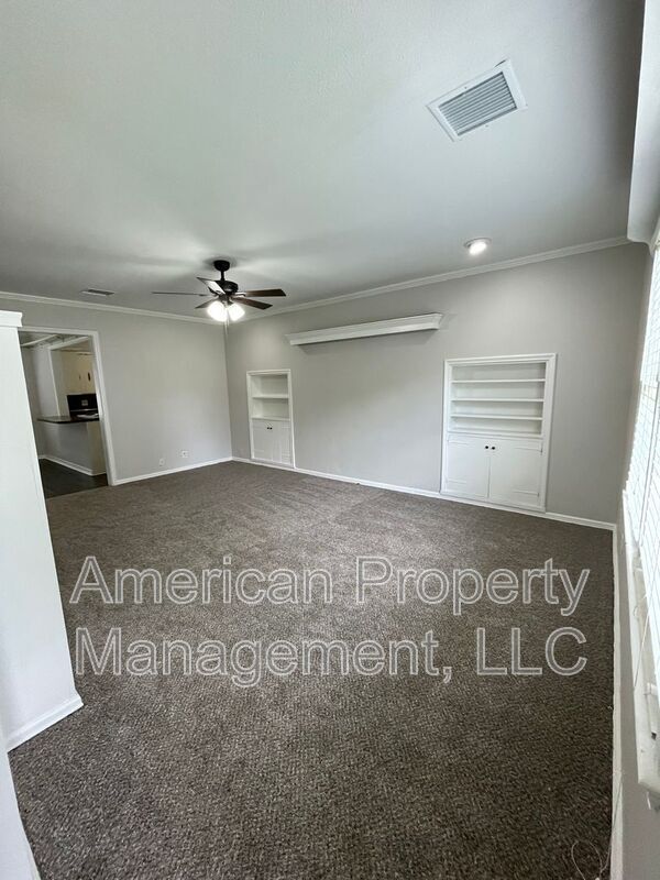 Foto del edificio - 718 N Gary Pl