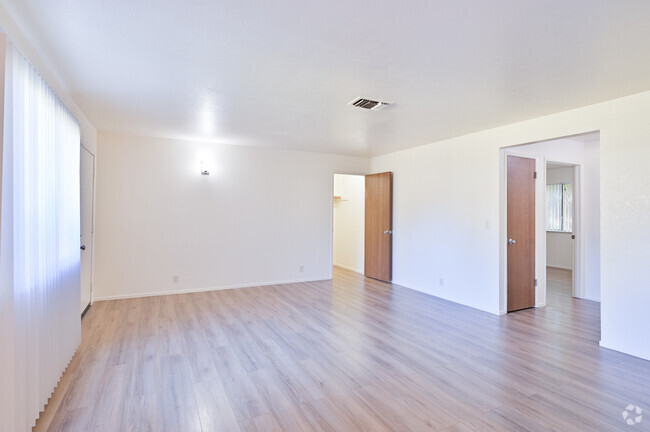 2BR, 1BA - 1000SF Laminate Livingroom Hall - Garden Terrace Apts