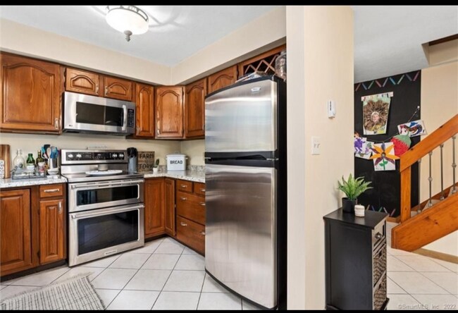 Building Photo - 60 Oak Hill Ln