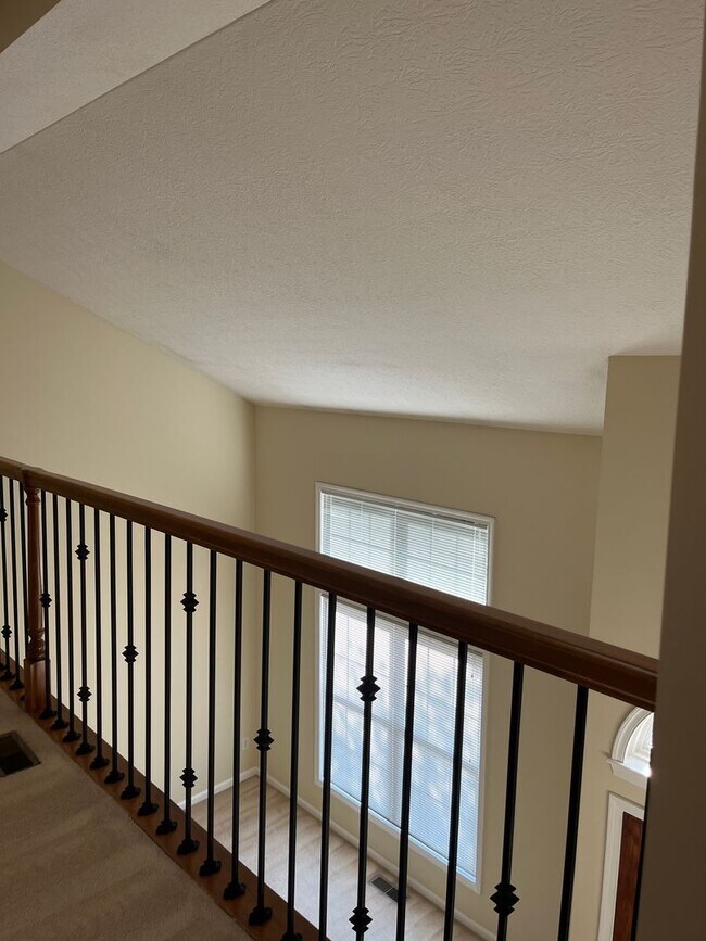 Foto del edificio - 494 Radcliff Dr